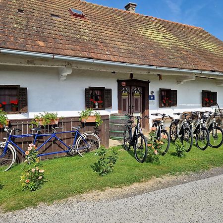 Homestay Kapl Ledinek Экстерьер фото